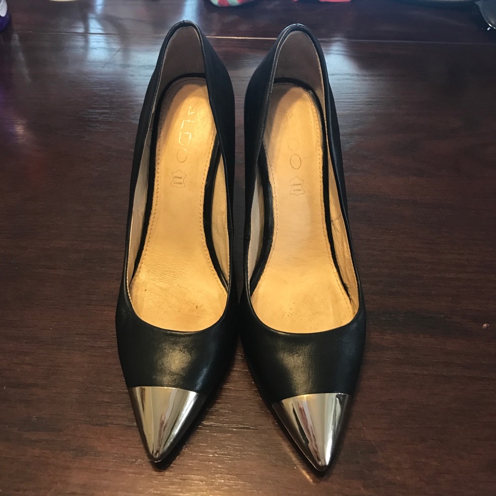 Aldo black leather with gold tips heels